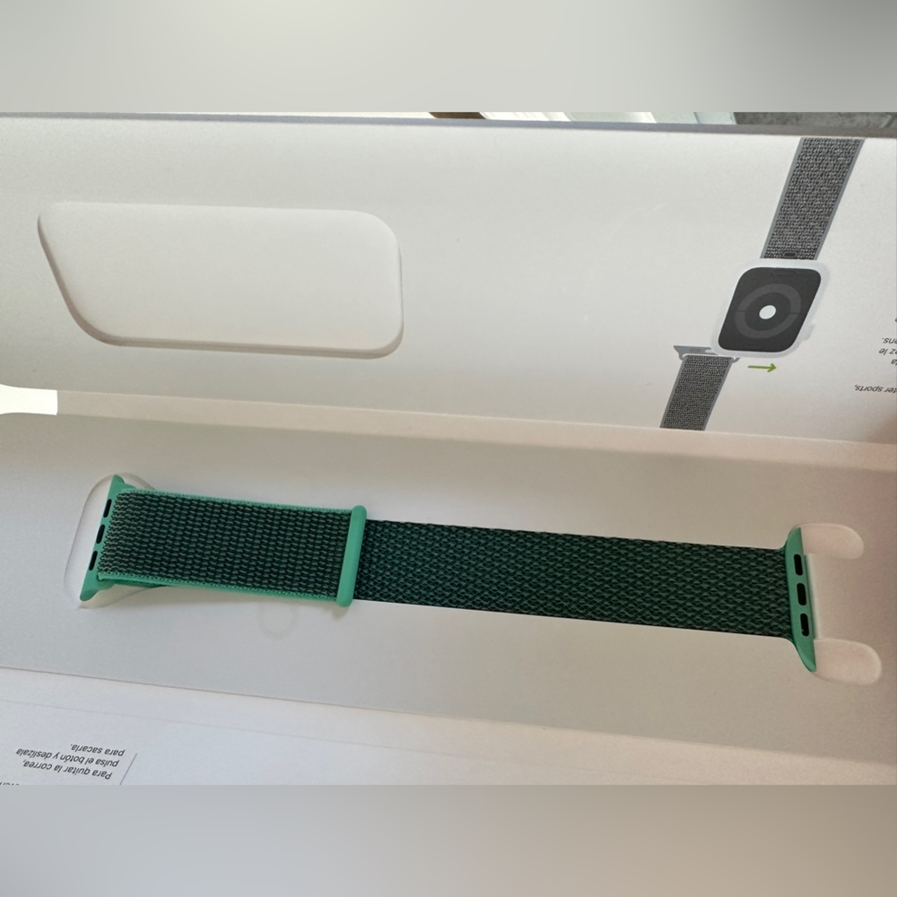 NEW - Apple - 40mm Spearmint Sport Loop